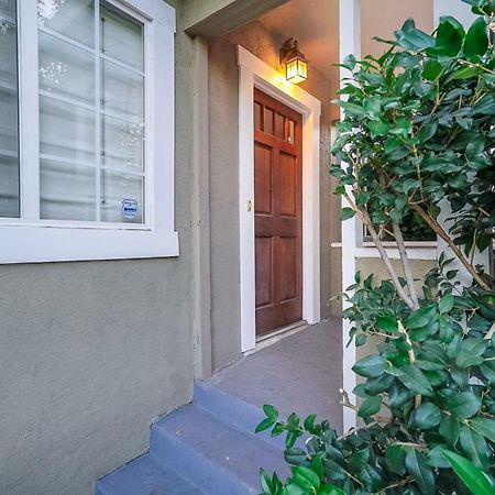 Apartamento Stylish 2 Bed & 2 Bath At The Heart Of Hollywood With Free Parking - One Car Only Los Ángeles Exterior foto