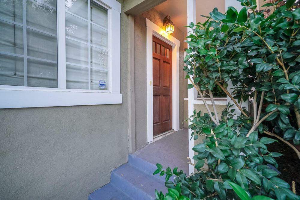Apartamento Stylish 2 Bed & 2 Bath At The Heart Of Hollywood With Free Parking - One Car Only Los Ángeles Exterior foto